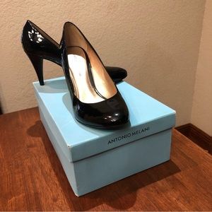 Black patent leather Antonio Melani heels